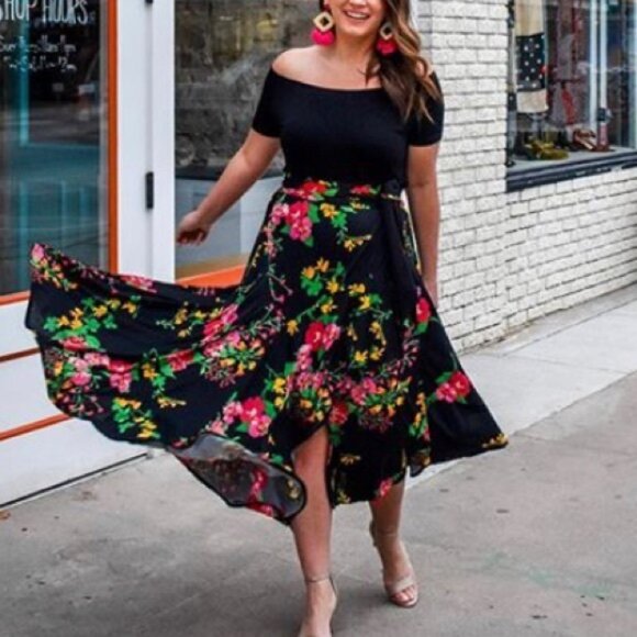 CAbi Drama Skirt - Black/Floral - Size L - Picture 4 of 5